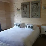 Quai Des Pontis Szálloda 3*