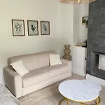 Quai Des Pontis Hotel