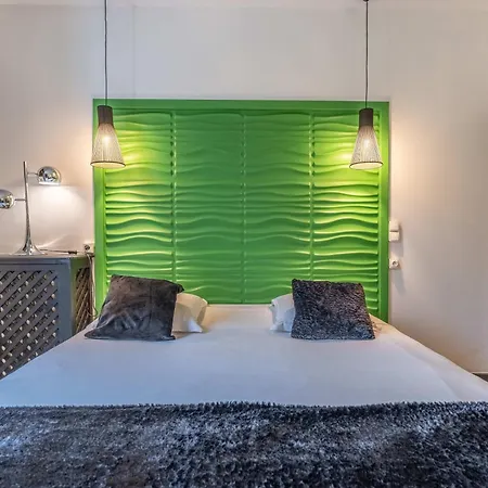 Hotel Quai Des Pontis 3*