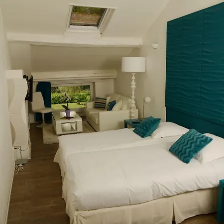 Hotel Quai Des Pontis 3*