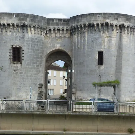 Quai Des Pontis Hotel