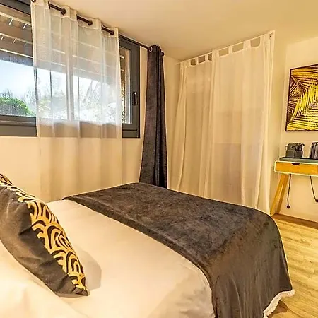 Quai Des Pontis Hotel 3*