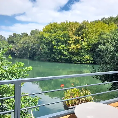 ホテル Quai Des Pontis 3*