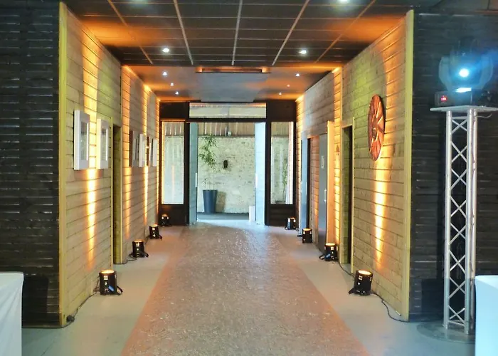 Hotel Quai Des Pontis 3*