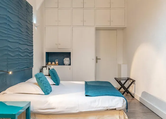 Hotel Quai Des Pontis