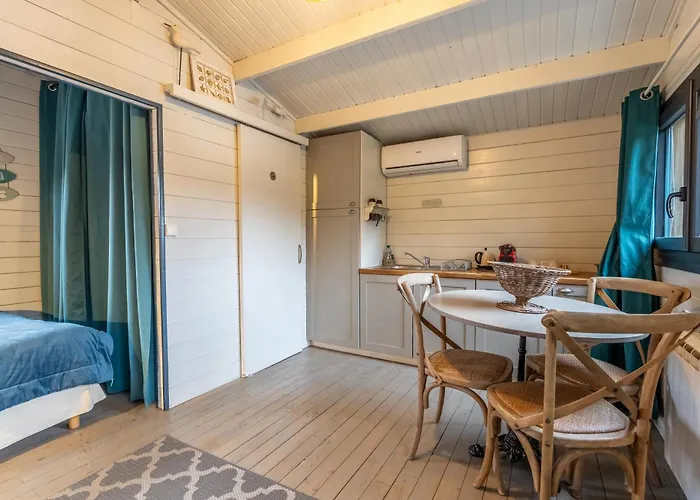 Quai Des Pontis Hotel