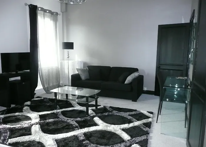 Quai Des Pontis Hotel