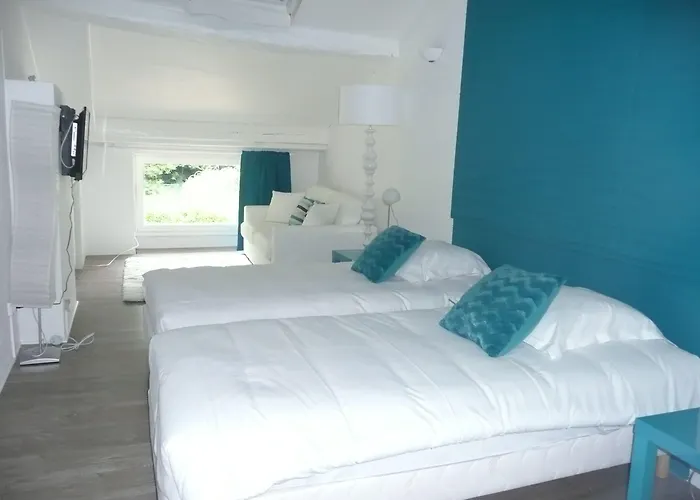 Quai Des Pontis Hotel