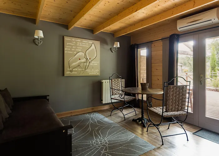 Hotel Quai Des Pontis 3*