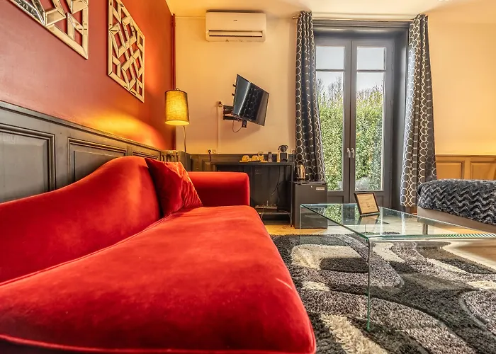 Quai Des Pontis Hotel