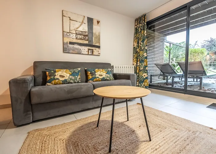 Quai Des Pontis Hotel